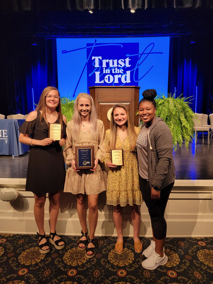 ireneali915's tweet image. Congrats @salina_22 and all other @HPUTX students on your awards today!! 👏🏾