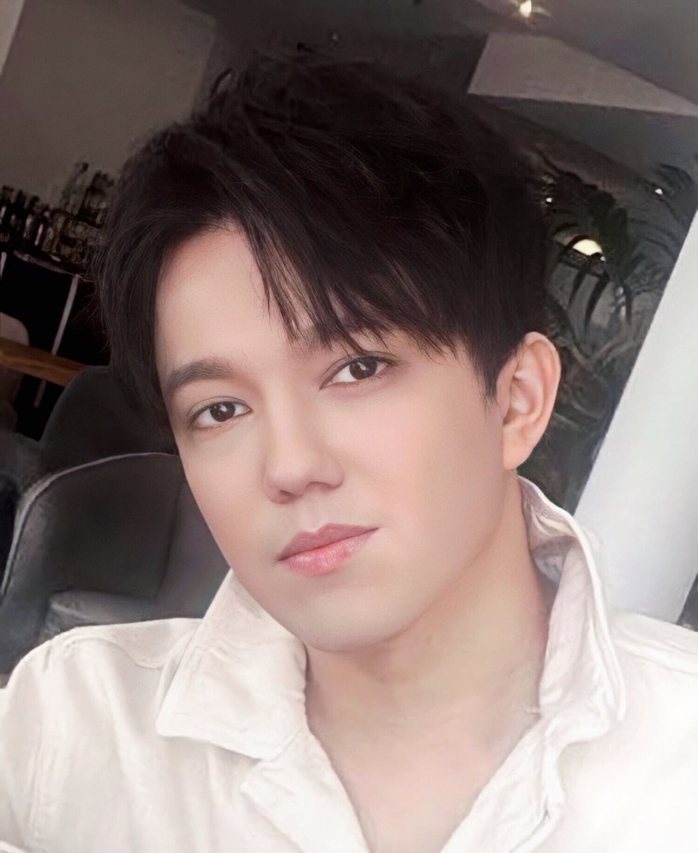 dikodear1's tweet photo. Why we can't even agree on which songs are we supporting dears? We really need to work together, all #DimashQudaibergen songs are beautiful,  just let's all try to use the correct hastags and same songs. #FlyAwау @dimash_official I'm working hard for you honey!! https://t.co/YmjaAQoQER