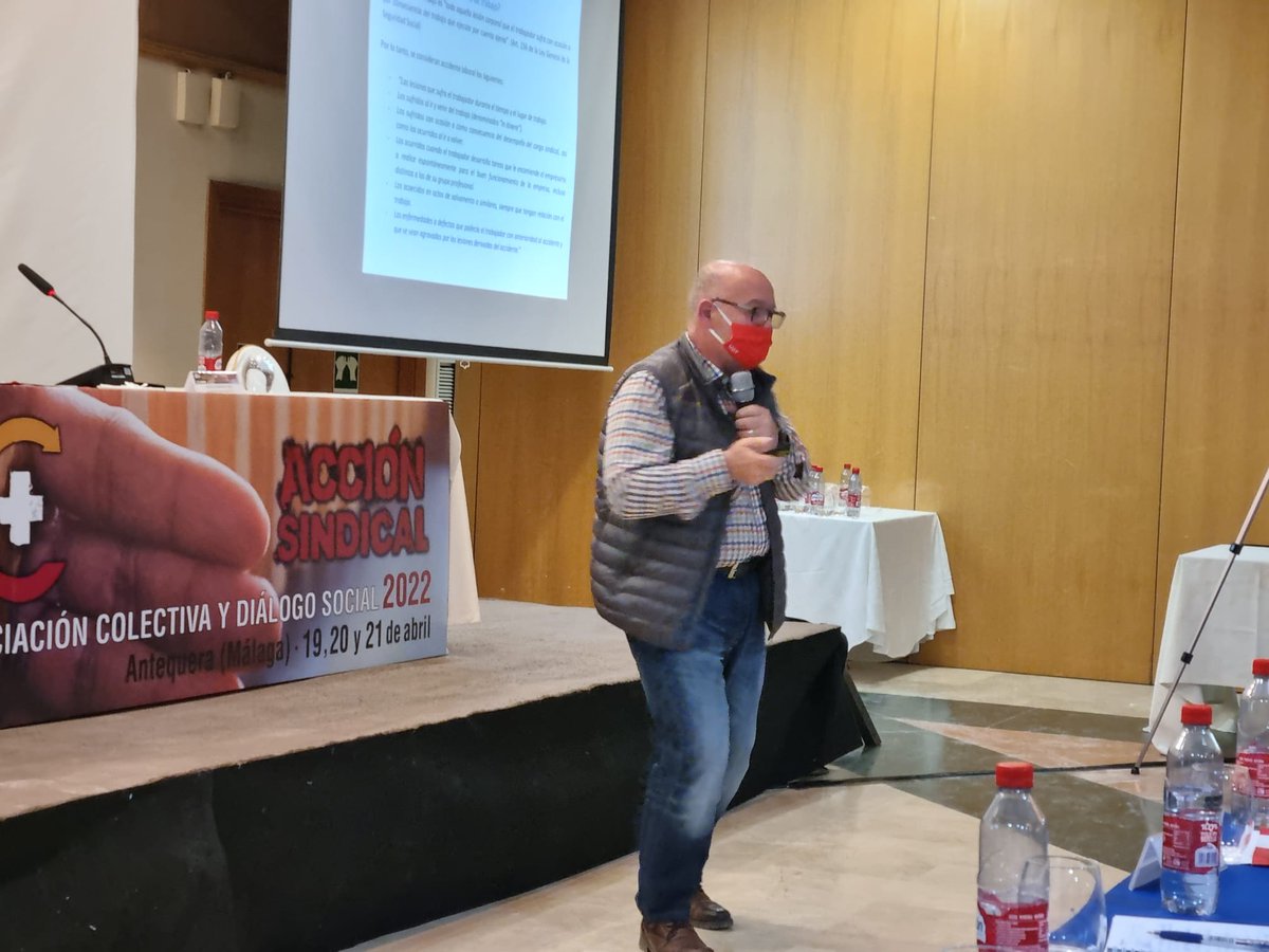 fica_andalucia's tweet photo. 📌 Ponencia  #Negociacióncolectiva y #dialogosocial Ponencia: Acción Sindical ante las Mutuas, José  de las Morenas, Coordinador de la Secretaría de Salud Laboral @UGT_FICA @fica_andalucia https://t.co/eqQf3wuesK