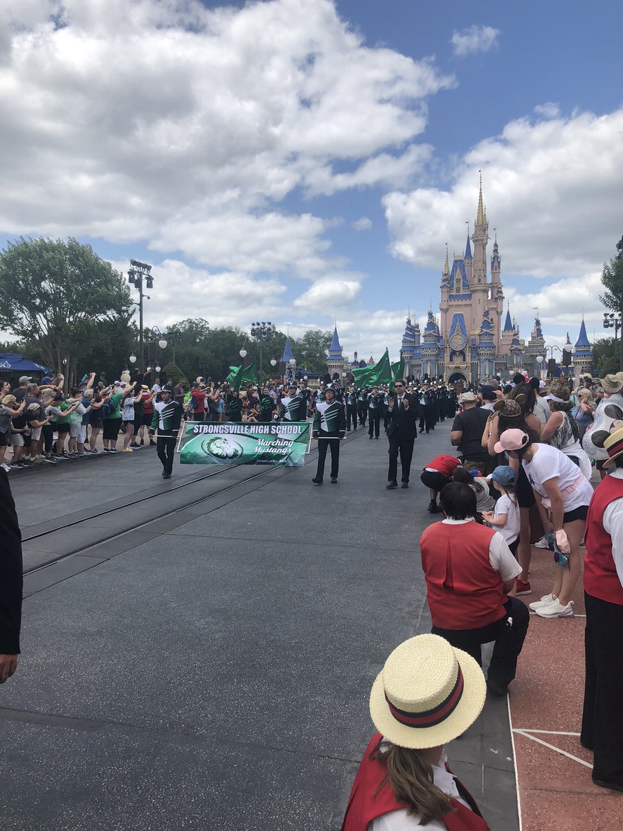 HS_Strongsville's tweet photo. SHS marching mustangs showed Disney why Strongsville band is one of the best. #WeAreMustangs https://t.co/TNzoMC2AuF