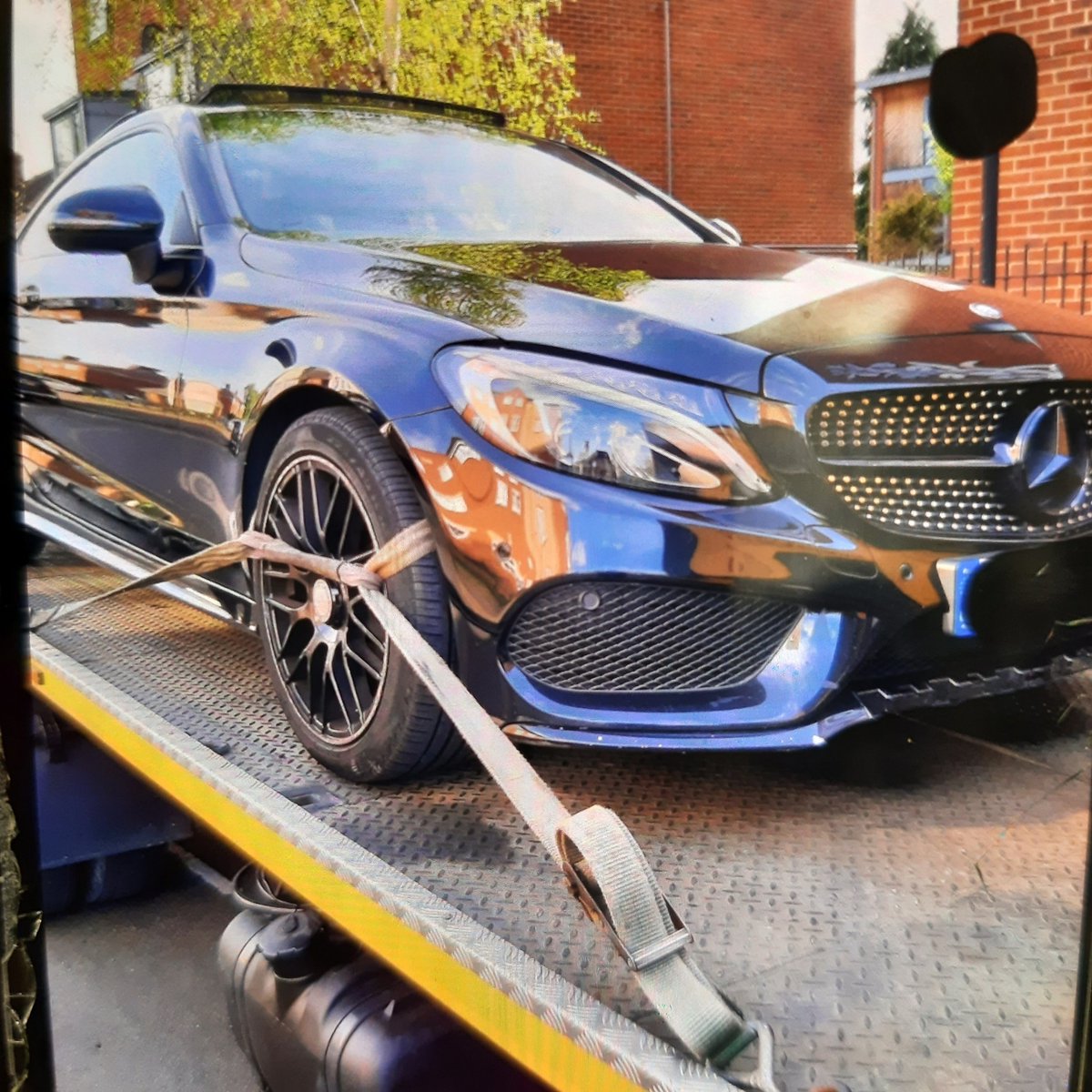 tvprp's tweet photo. Vehicle stopped on Jackson road, Oxford earlier today due to erratic driving. Officers stopped vehicle and seized for no insurance. Driver reported. #JOUproactive #P7025 #P6387 https://t.co/12VvDN8q1P