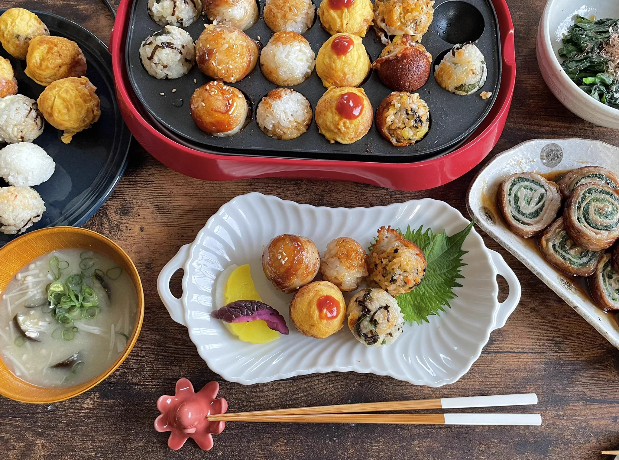 種類も豊富でかわいい♪たこ焼き器で作る『焼きおにぎり』！