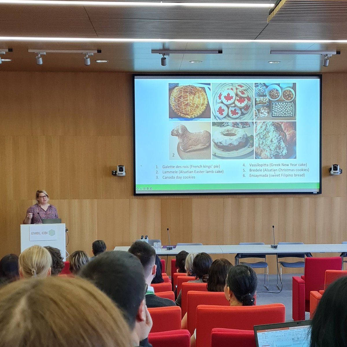 lubianat's tweet image. @mcourtot keynote now at #ukbiocuration2022 on  baking data cakes :)