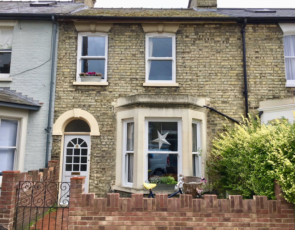VincentShawRes's tweet image. 🔴#ToRent: #5bed #Victorian #bayfronted #terraced #furnished #house on #GwydirStreet near #MillRoad close to city centre &amp;amp; #RailwayStation. Available to #professional &amp;amp; graduate #sharers. Viewing highly recommended. £2800 pcm