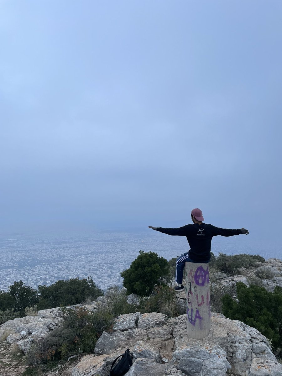 c_____d____'s tweet image. bro what even is life i lived here