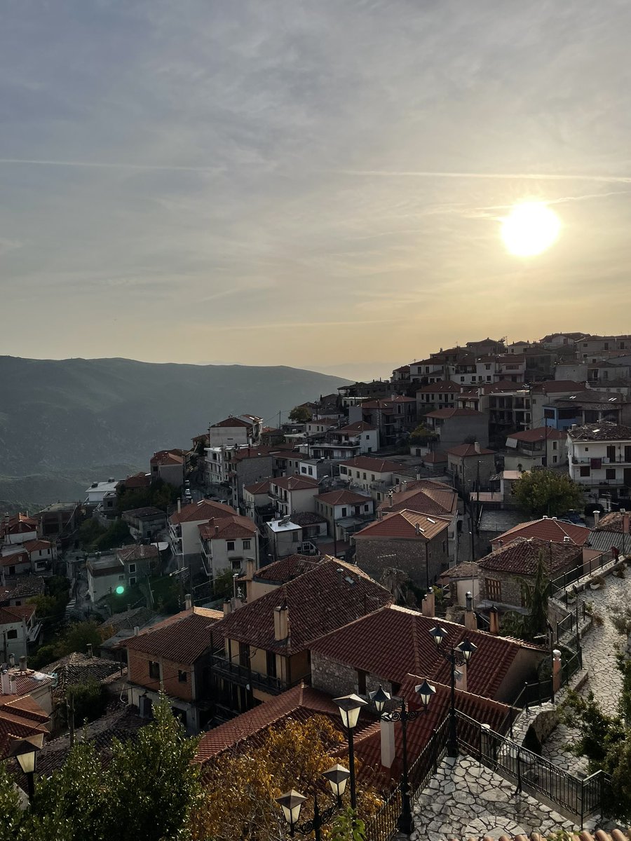 c_____d____'s tweet image. bro what even is life i lived here