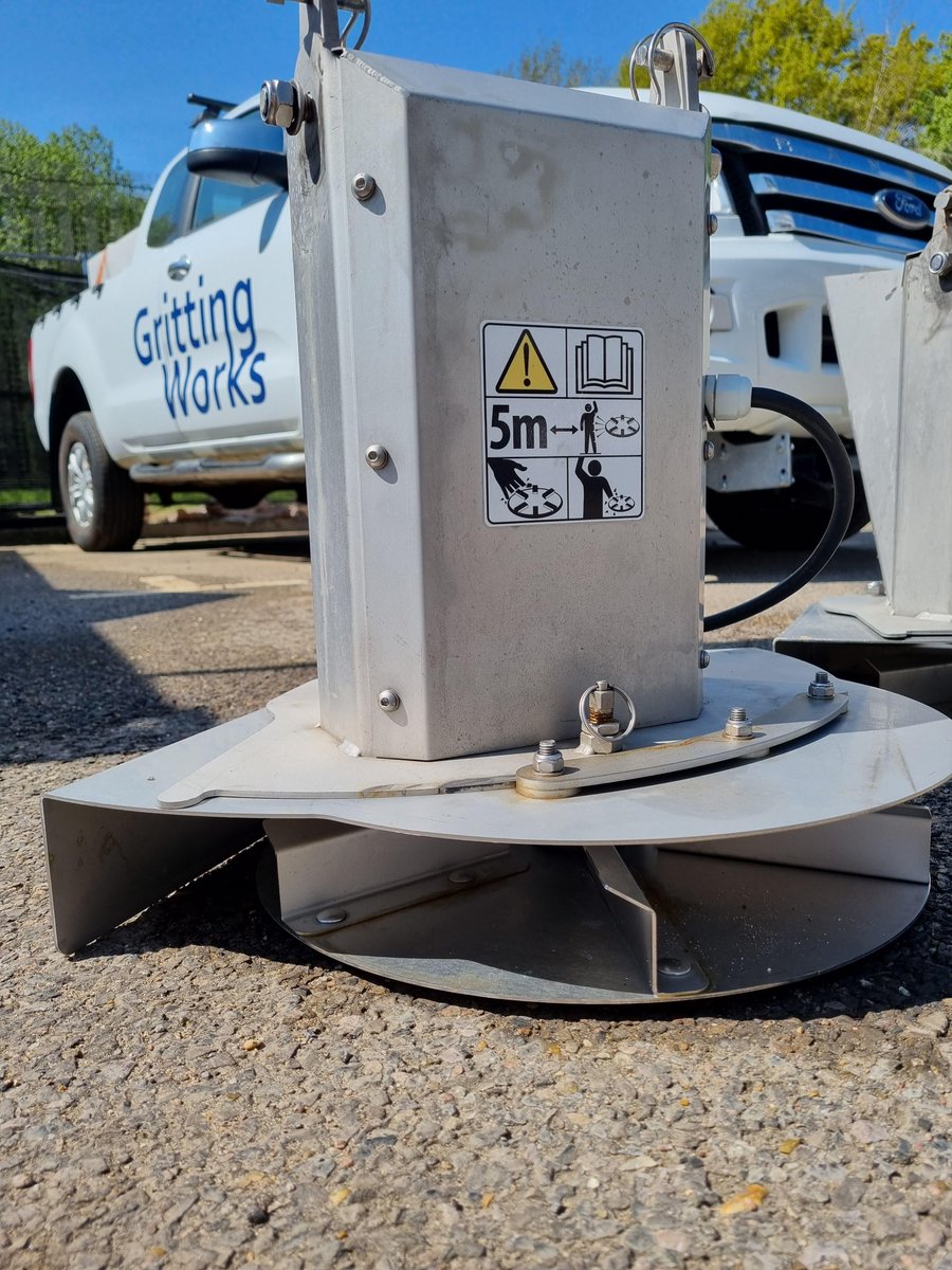 GrittingWorks's tweet image. Our Summer maintenance started this weekend, first job is to strip clean then service our gritters before storing them away for the summer months. #essexbusiness #hilltip #gritters #summerdiary #winterspecialists