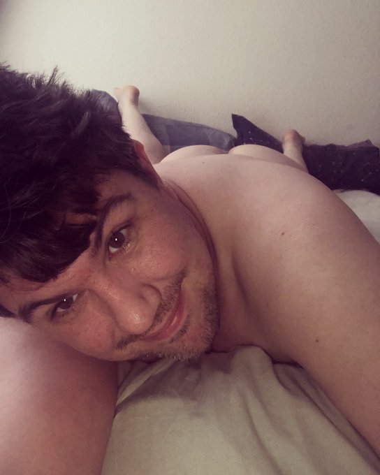 Just chilling https://t.co/TmKw2TRkv4<a href="/tag/jurassicpark"class="tags"><span>#jurassicpark</span></a>