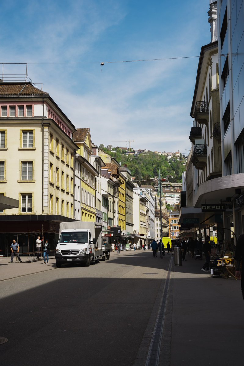 Bob and I flew down to Switzerland last week, and what a delicious trip it was! 😆 The food! 👌 And the people were so happy and friendly! We didn’t see one frown while we were there! So thank you Biel/Bienne for making us feel so welcome! ❤️