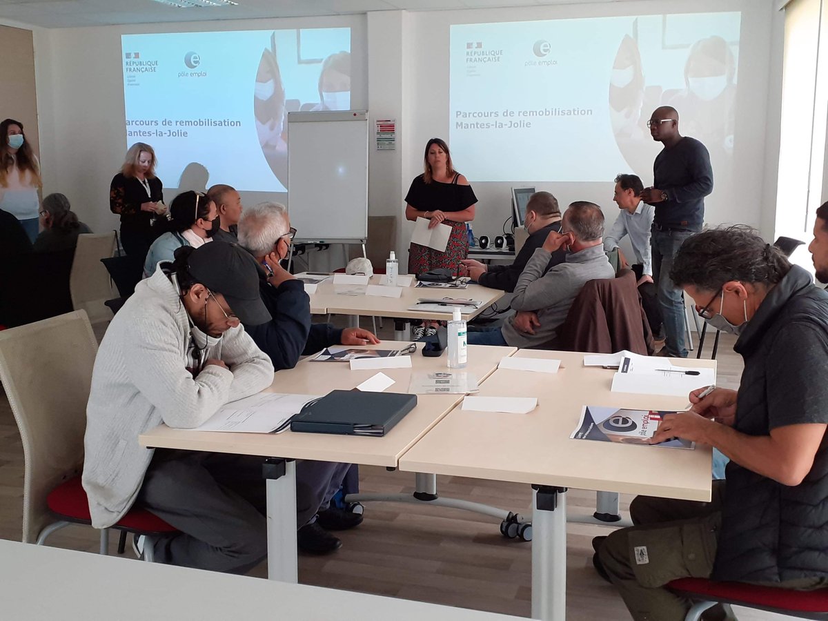 🎯L'agence de Mantes se mobilise pour réduire les tensions du marché du travail.
Chaque semaine des demandeurs bénéficient du pack de remobilisation
👉travailler sur les compétences
👉trouver des solutions adaptées
👉organiser sa recherche
#TousMobilisés
#TeamPEIDF