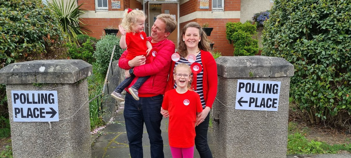 GraemeDownieMP's tweet photo. First time I've ever been able to vote for myself which was quite special. So, everyone, please get out there and vote @ScottishLabour @FifeLabour @AnasSarwar. #ScotLocal2022 #VoteLocalVoteLabour #BetterFairer #labourdoorstep. https://t.co/Actv5h6XgG