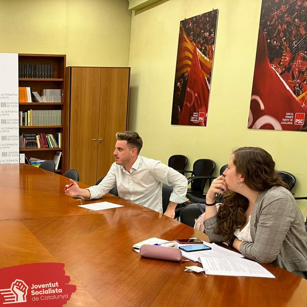 La setmana vinent tindrà lloc el Ple Monogràfic sobre Joventut al #Parlament. ✊

L'Oficina Parlamentària de la JSC, juntament amb el GP de <a href="/socialistes_cat/">Socialistes PSC/❤</a> segueixen preparant propostes que millorin la vida dels i les joves de Catalunya. 🔜