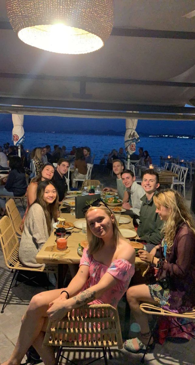 c_____d____'s tweet image. totally insane