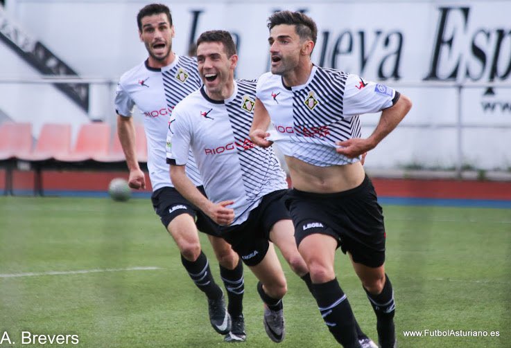 El #excaudalista Félix Quero (<a href="/FQUERO7/">Félix Quero López</a>) cuelga las botas a los 39 años.

✔️ 2 temporadas en el #Caudal:
• 2016/17 en 2ªB.
• 2015/16 en 3ª.

✔️ 1 ascenso a 2ªB.
✔️ 1 título de liga.
✔️ 1 playoff de ascenso a Segunda B.