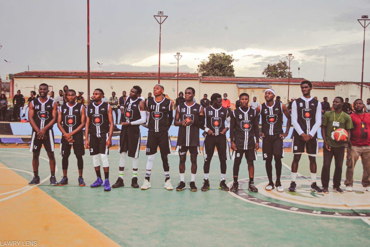 _Sunsbasketball's tweet photo. It seems Twitter hasn't met this team.

The Suns Basketball Academy male team at the last outing, The Big 6 Easter Slam.

The tournament took place in April at Jos, Plateau state. 

Suns basketball defeated St. Oliver's in the finals to win the tournament.
#Suns #basketball https://t.co/ZTvTmTFDzR