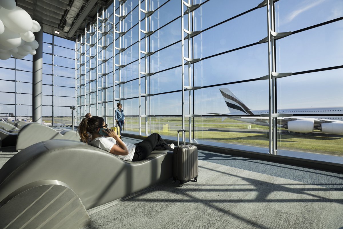 🎧 Assis là, vous écouteriez quoi en attendant votre vol ?
Partagez en commentaire les mélodies qui accompagnent vos moments de rêverie. A vous de jouer !