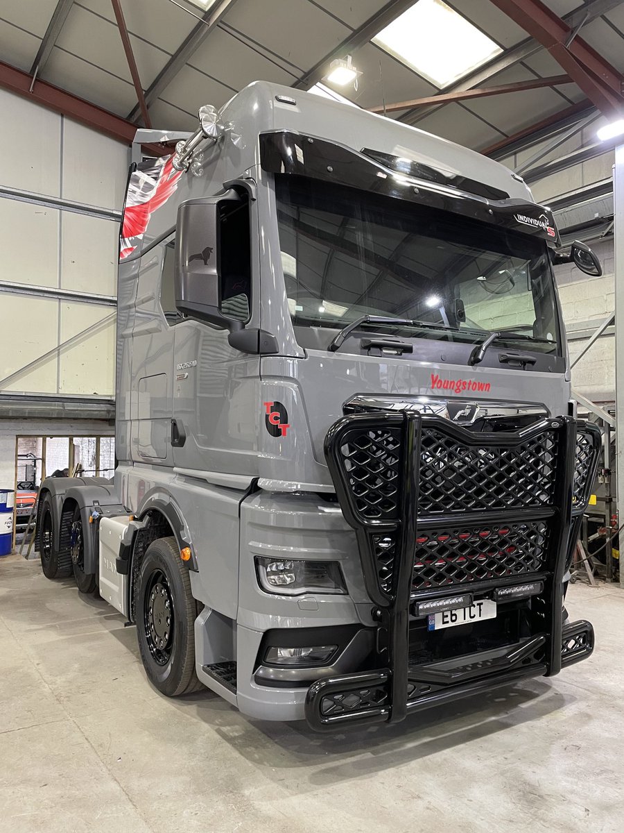 mantruckbusuk's tweet photo. Spotted this beauty in the workshop at ⁦@RingRoadGarage1⁩ Buckingham a few days ago, Individual Lion S 26.640 with #Lightfix goodies and more, going to a customer in Milton Keynes. More soon. https://t.co/pJbU6O2BTB