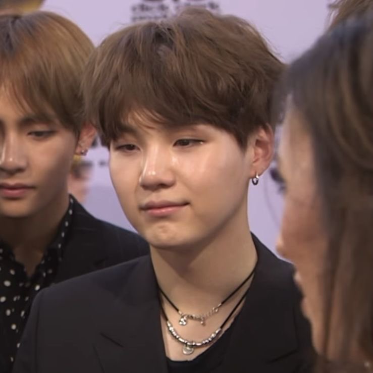 hourly yoongi (@houriysuga) on Twitter photo 