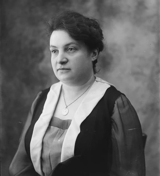 ALunzenfichter's tweet photo. Le 5 mai 1884 - Naissance d’Alice Milliat l’une des plus grandes militantes du sport féminin. Sportive et engagée, elle fonde en 1921 la fédération sportive féminine internationale et fait de la participation des femmes aux JO l’un de ses plus grands combats. https://t.co/DANHKGKyCq