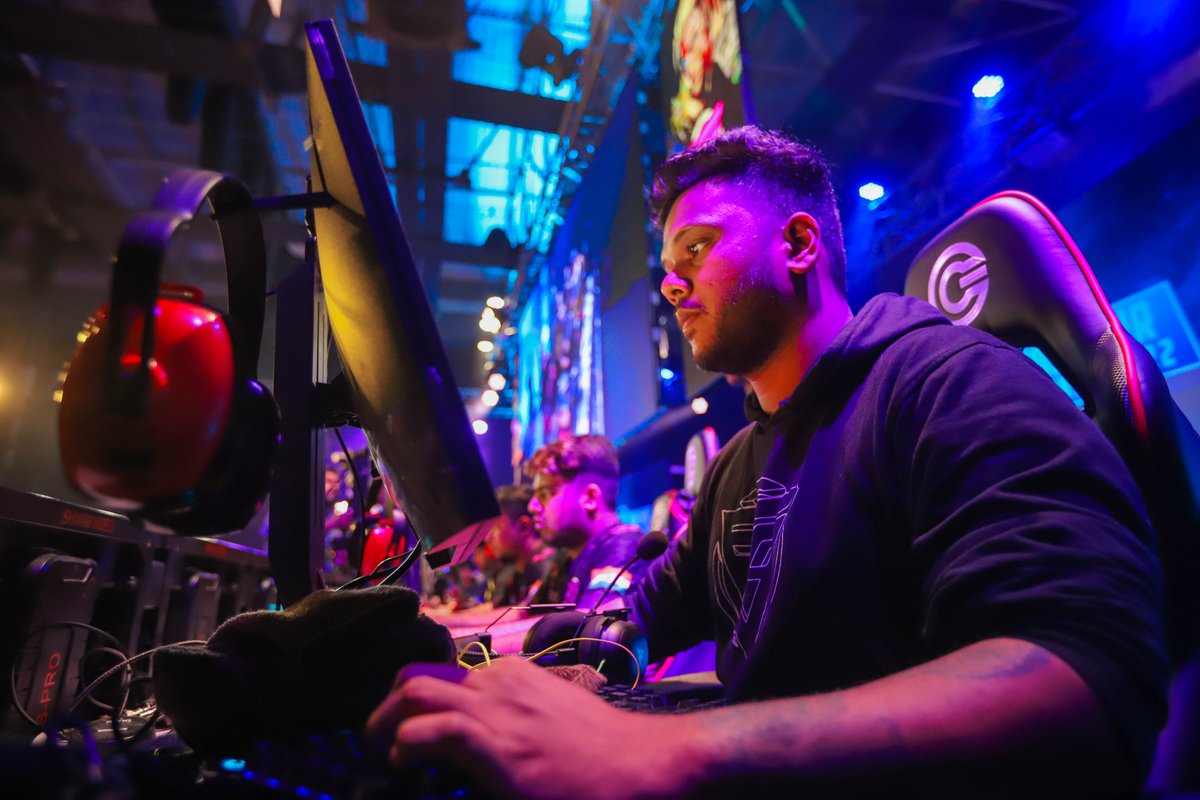 skyesportsintl's tweet photo. POV: This is @ExcaliVLR - What an absolute gem of an esports athlete! Pure passion. π₯
#LegacyBegins #LANisBACK https://t.co/VEycEoIZkT