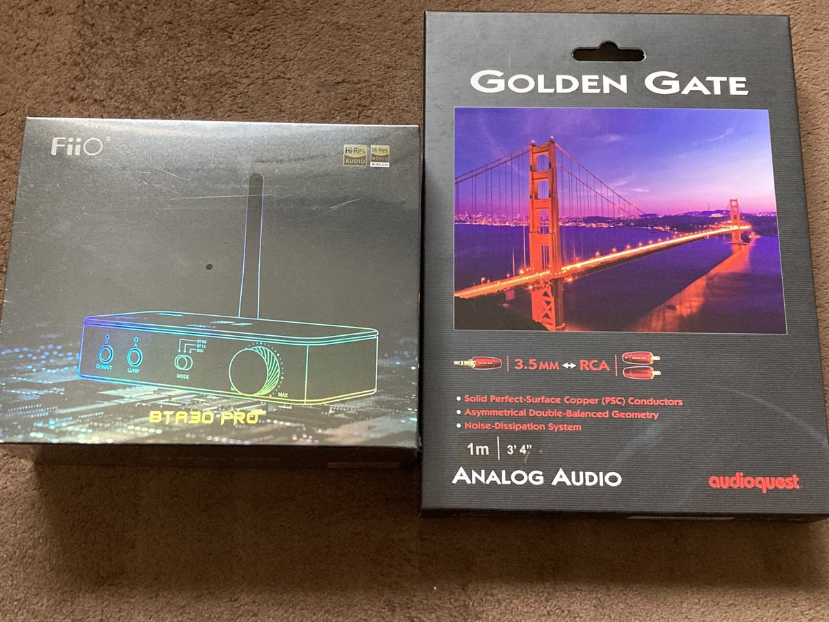 ogre_suigin's tweet photo. 先日、PC用にZENDAC導入して満足してだのですが、この連休に積んでたプラモ(主にガンプラ)を崩そうと弄り始めたら､､､⁉️パーツを落としたりする度にヘッドホン・イヤホンを外さなくては‼️って事で #fiio #BTA30PRO 導入です🤗これでとっさにパーツ拾ってもケーブル引っ張らずに安心です♪ https://t.co/CIa2W8yfZ7