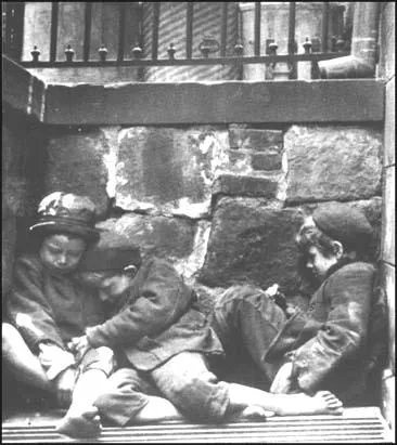 johnsimkin's tweet photo. Written source of the day:  Jacob Riis on poverty in 1890. 
https://t.co/X03jMllazD
#HistoryPrimarySources @ArthurJChapman @freereed59 @ed_podesta @Historylecturer @DavidAAldridge @jopearson3 @TIJenner @HTENUK @EduNobis @SnelsonH @HMatthewsHMI @Counsell_C https://t.co/ctPAw5q9b0