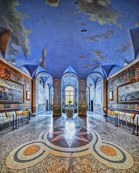 Palazzo Chigi ad #Ariccia è un esempio di dimora barocca nel <a href="/ParcoCastelli/">ParcoCastelliRomani</a>. 
Nel XVII sec. subì un'importante intervento di ristrutturazione che ne modificò l'originaria struttura.

📸 <a href="/mimmo/">mimmo</a>.schiavo

#VisitLazio #FaiUnSaltoNelLazio #LazioEternaScoperta #LazioIsMe