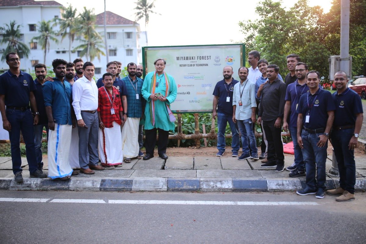 ShashiTharoor's tweet image. Did my own part for the greening of Thiruvananthapuram ‘s #Technopark! Pleased to join all those involved in this @Rotary project on this special occasion.