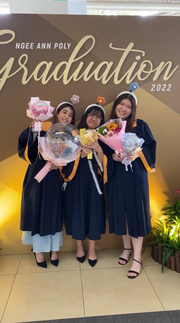 NgeeAnnNP's tweet photo. Warmest congratulations to our future early childhood educators, social workers, bilingual content producers, and more! ๐ช๐ฉผ๐#ngeeannpoly #bepartofxtra #npgrad2022 https://t.co/YRUnxlWLVO