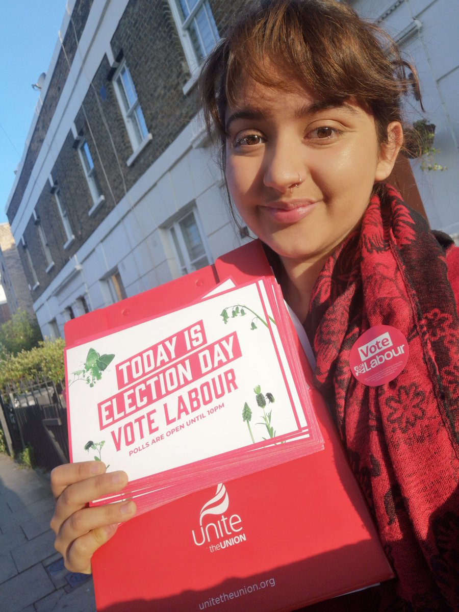 ANMalikSmith's tweet photo. 7am - the polls are now open!

Our teams have been out in the fresh morning sunshine from 6am, dropping round reminders that it's Election Day today 🗳️

In New Cross Gate, vote:
🌹Aisha MALIK-SMITH
🌹Liam SHRIVASTAVA

And for Lewisham Mayor:
🌹Damien EGAN https://t.co/SNJA3X82b1