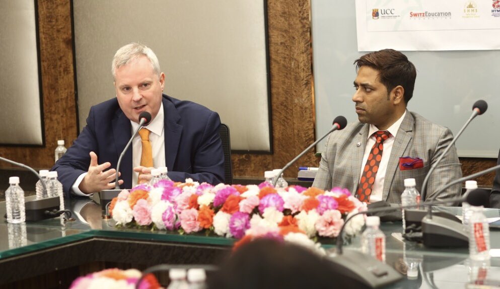 irelandinmumbai's tweet photo. Delighted to participate in a stimulating discussion on international education and an iftar celebration organised by @aliffoverseas. Thank to @AsslamIShaikh for inviting me. https://t.co/GaoeQhkKKM