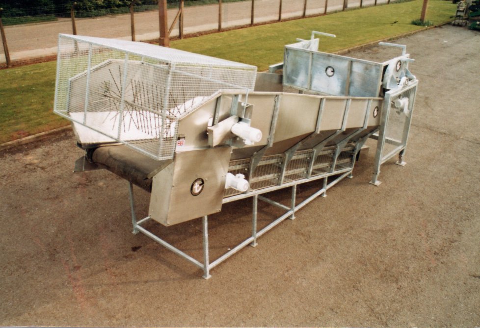 HaithGroup's tweet photo. In 1986 we delivered this galvanised feeder with combing teasers + bin tipper to Padley Vegetables. Catchphrase first aired on ITV! The Sun alleged Freddie Starr ate a hamster, and @GaryLineker joined Barcelona for £2.75m. #ThrowbackThursday #farming #vegetablehandling https://t.co/BsmxL0QhrP