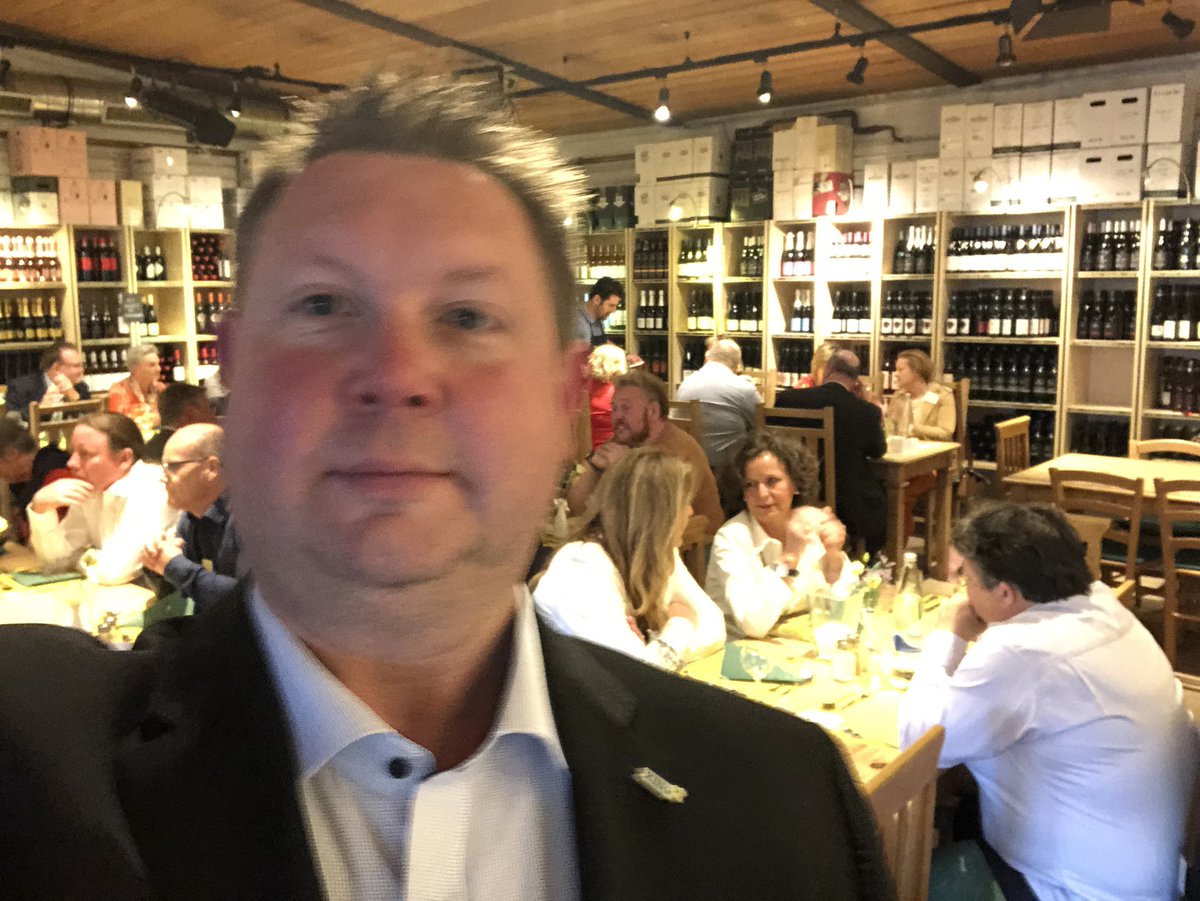 mmueller's tweet photo. Endlich wieder ein #xing Rotating Dinner zum persönlichen Netzwerken in #Köln @XING_de @XING_Koeln #xinglocal #xingkoeln https://t.co/4dcICF8fm4