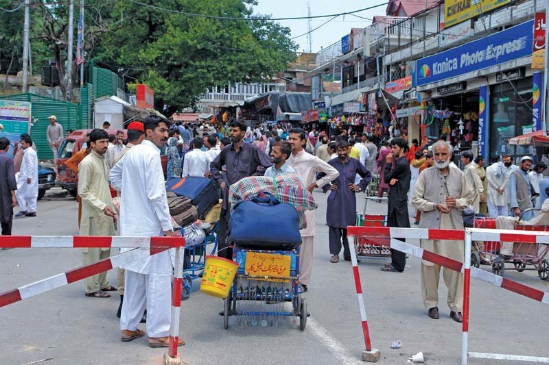 Nawaiwaqt_'s tweet photo. مری میں عید کے تیسرے روز سیاحوں کی آمد کا سلسلہ
#Murree #EidUlFitr #Eid #Tourists #ThirdDayOfEid https://t.co/kkQ5E8aXPU