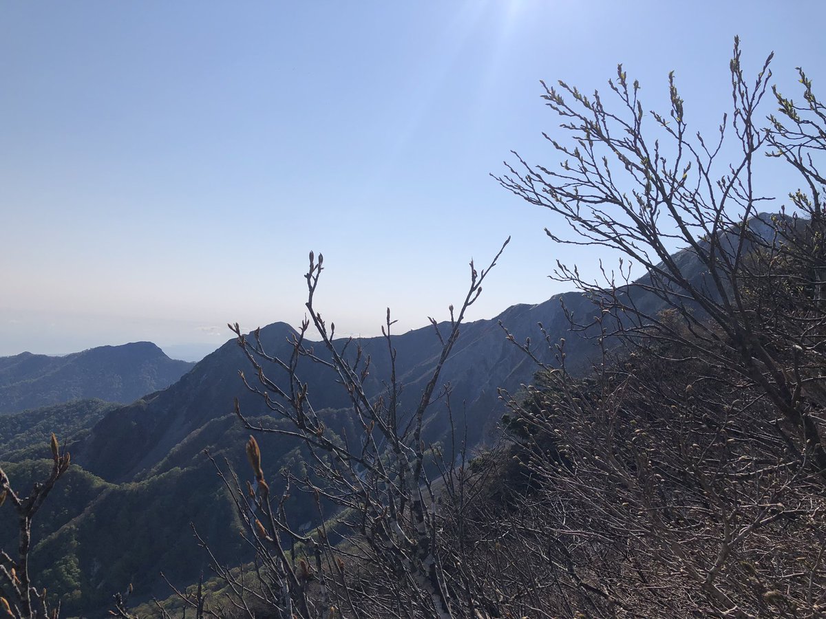 ASP21133112's tweet photo. 天気も良くて雲が大量の綿飴みたいで可愛かった⛰✨✨

#登山　
#大山　
#頂上からの景色は最高 https://t.co/MD2uYuhozT
