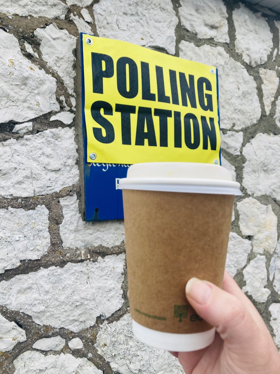 AoifeMolloy001's tweet photo. Vote early &amp; vote often 😉😂
#votingdone #vote #nielections #voting #morningcoffee #islandlife #lifeonrathlin #rathlinisland https://t.co/mK6wq8I6WW