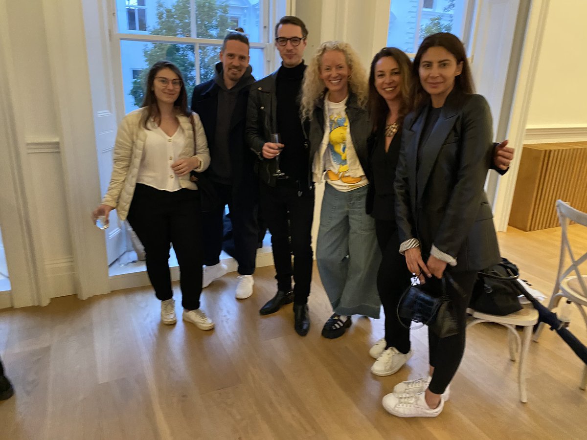 Another great evening with @DASLondon_ always awesome to share visions of what we are building in the space with @verticalcrypto @CybrMagazine @OVioHQ @inNFTland @ashumiss @LaNFTina @institutco @gracelandlondon