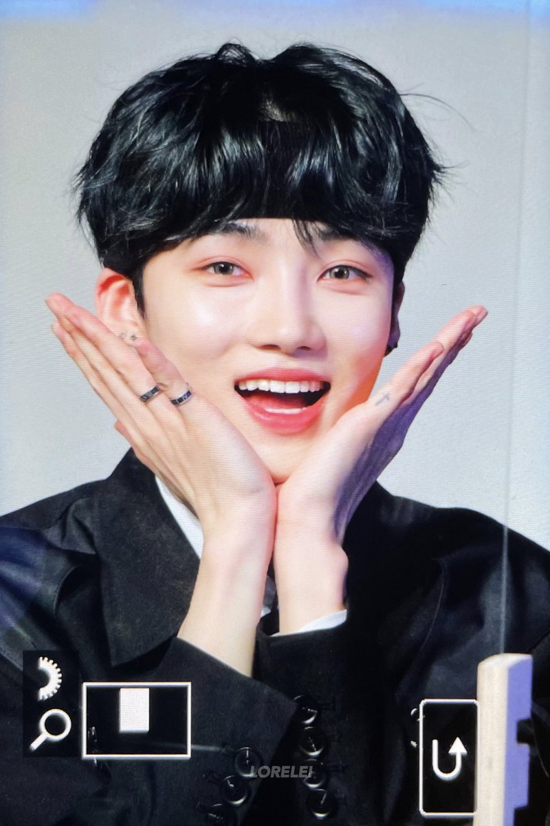 NEWisonly's tweet photo. 찬희시❤️ 오늘 날씨가 찬희같아 https://t.co/yaRtILNEWk