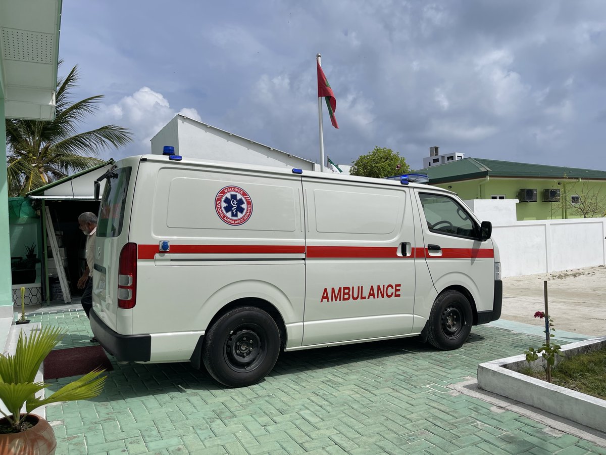 ޞިއްޙީ ނިޒާމް ހަރުދަނާކޮށް ތަރައްޤީ ކުރުމުގެ ގޮތުން، އެންމެ ޒަމާނީ ފެންވަރުގެ އައު އެމްބިއުލާންސްއެއް މިއަދު ވަނީ ކ.ގުޅިއަށް ލިބިފައެވެ. ކ.ގުޅީ
އެންމެހާ ރައްޔިތުންގެ ނަމުގައި ޝުކުރު ދަންނަވަން. <a href="/ibusolih/">Ibrahim Mohamed Solih</a>
<a href="/MoHmv/">Ministry of Health, Family and Welfare</a>
<a href="/KerafaNaseem/">Ahmed Naseem</a>