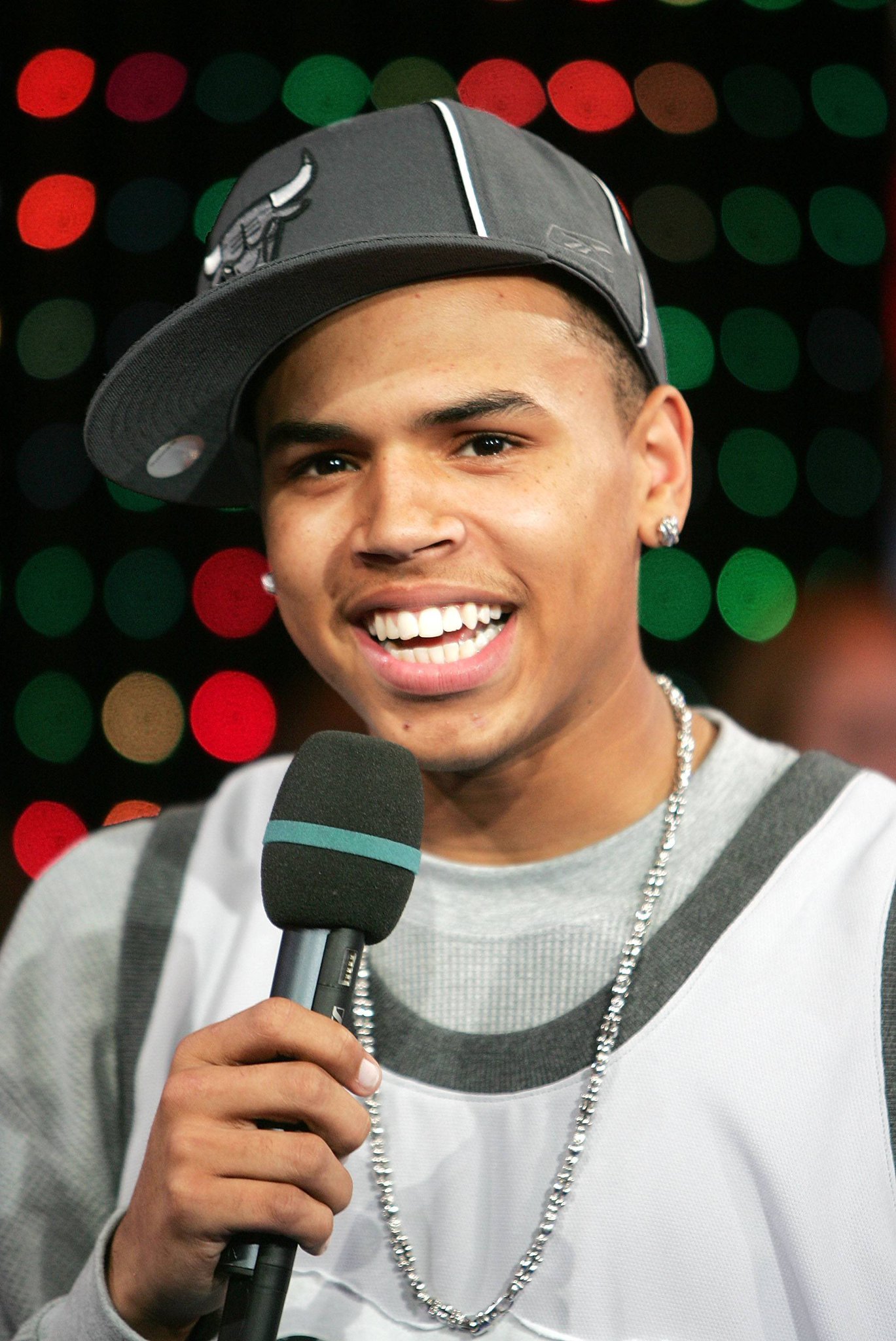 Happy 33rd birthday to Chris Brown 