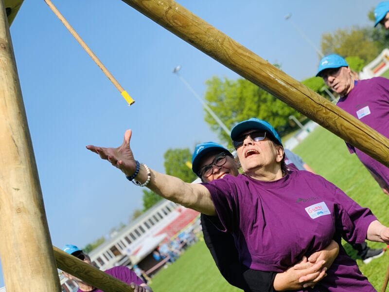 De eerste sportdag voor mensen met Korsakov vond gisteren plaats in Landgraaf. Het was een prachtige ervaring voor zowel organisatoren als de deelnemers zelf! Lees er hier meer over: korsakovkenniscentrum.nl/nieuws/volop-s…