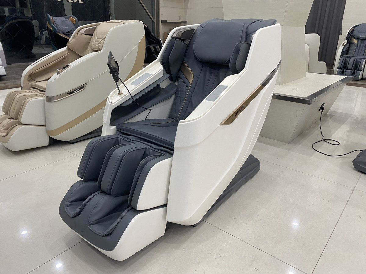 EvanChai2's tweet photo. New model massage chairs 2022. https://t.co/x20ZfO9er6
