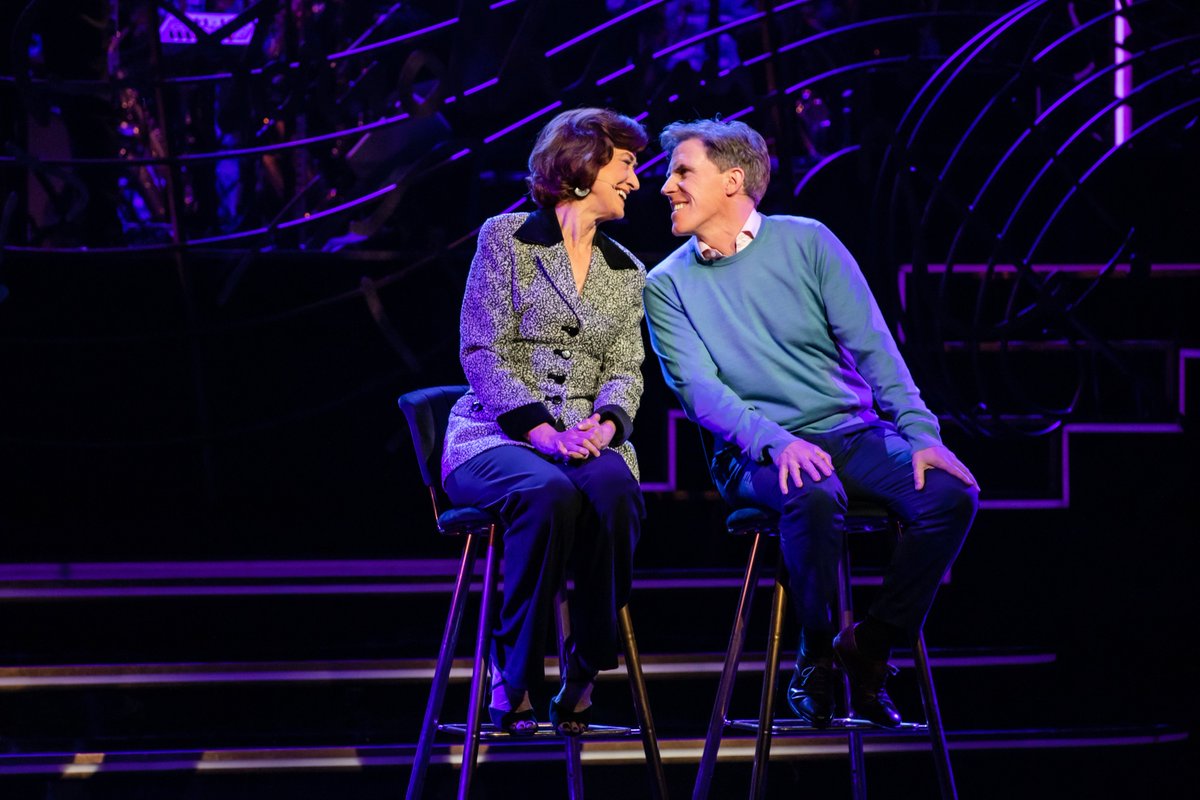 ‘It was a privilege to spend this evening in the company of those who adored Sondheim, celebrating his contribution to the world. Truly an unforgettable extravaganza’

★★★★★ for Stephen Sondheim’s Old Friends at the Sondheim Theatre <a href="/craigglenday/">Craig Glenday</a> 

musicaltheatrereview.com/stephen-sondhe…