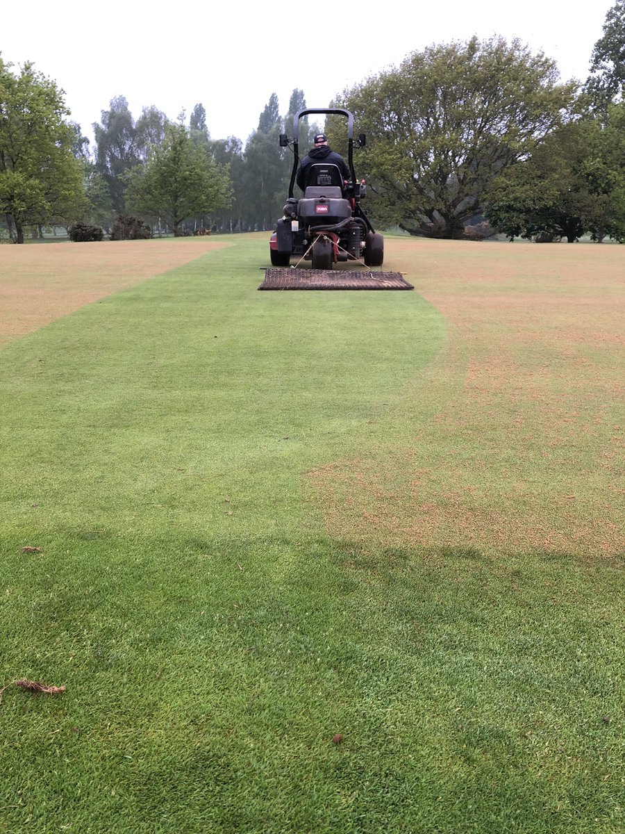 mattwhiting31's tweet photo. Little and often, light dressing done before the rain yesterday 😍. Followed by dab seeding with Crystal Blue of some old scars #greenkeeping #golf https://t.co/hhMTFAv1j7