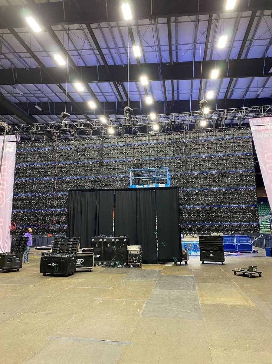 novastartech's tweet photo. #BlizzardLighting X NovaStar
📍 #RedlineChampionshipsCheerCompetition
The championship performance is displayed on nearly 5 million pixels of professional LED video panels! With NovaStar all-in-one VX16s processor! 🤩
#novastar #allinoneprocessor #LEDproject #future https://t.co/F0ULSyc8Wz