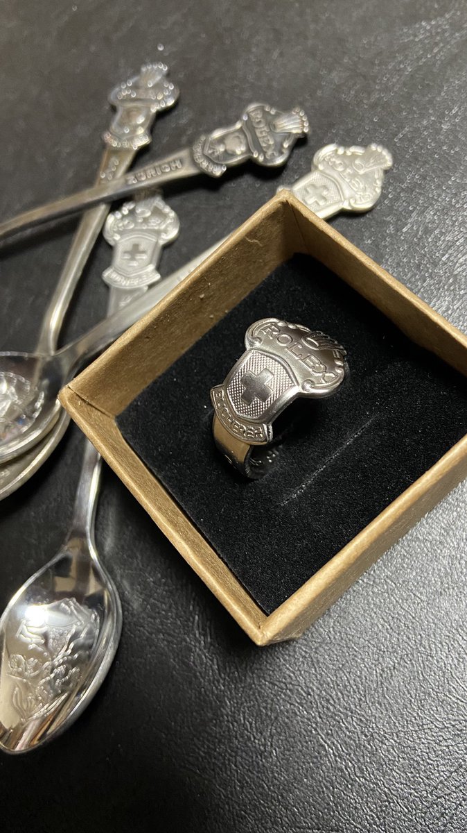 ROLEX ring 💍

 #accessory #ring #silverring #spoon #spoonring #spoonrings #vintage #antique #handmade #jewelry #リング #指輪 #アクセサリー #メンズアクセサリー #レディースアクセサリー #ファッション #古着