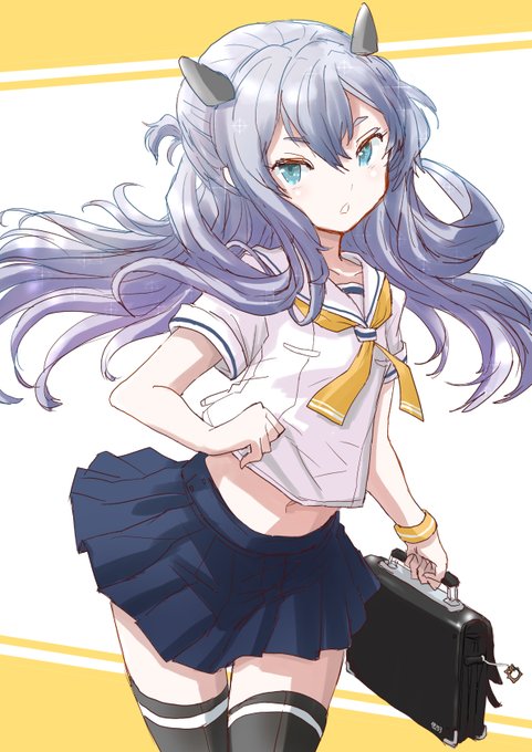 セーラー服な伊203ちゃん描きました
なにやらお急ぎのご様子

コレはパンの出番ですね 