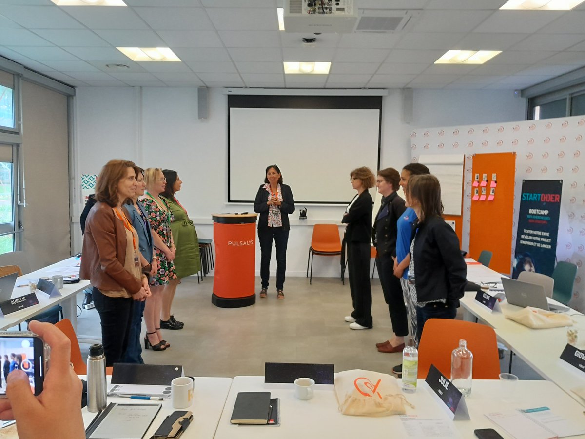 Pulsalys's tweet photo. 🚀Hier se déroulait la 2ème journée de notre programme #StartHer avec @LesPremieresARA, le bootcamp pour les chercheuses 👩🔬 de @UniversiteLyon pour initier un projet de startup sur la base de leurs travaux de recherche. Les maitres mots : oser et entreprendre 🚀 https://t.co/rVnXRMHa7T