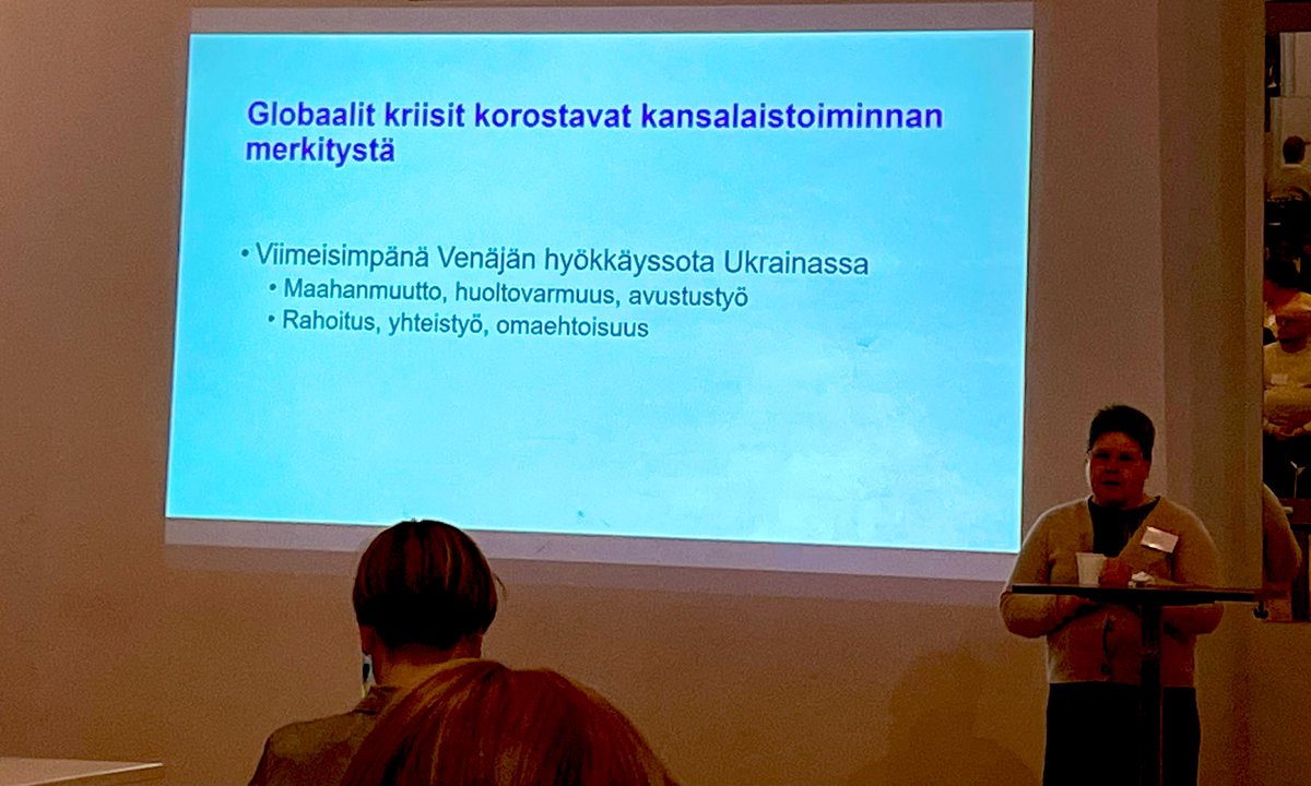 Kansalaistoiminnan  merkitys globaaleissa kriiseissä on tärkeä. Nyt on aika hakee uusia yhteistyömuotoja joilla vaikutetaan myös yhteiskunnan huoltovarmuuteen, olemme siirtyneet kriisien aikakauteen sanoo <a href="/Liisahai/">Liisa Häikiö</a> 
#katonyt2022 @artteli