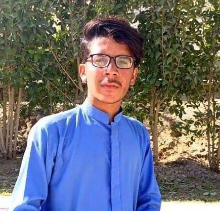AmjadDehwar2's tweet photo. مستونگ کے رہائشی ساجد علی ولد کمال خان کو بدھ اور جمعرات کے درمیانی شب رات 2 بجے CTD کے اہلکاروں نے گھر سے گرفتار کرکے لاپتہ کر دیا۔
@VBMP5 @hammadbaluc4 @FaridaBaloch_ @Deedagbaloch32 
##SaveSajidAli https://t.co/IvyarfLzjT